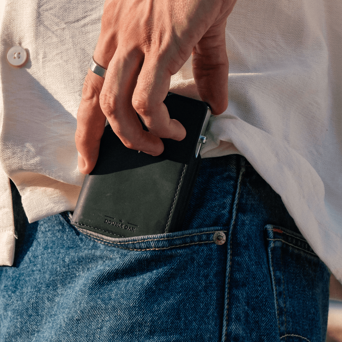 Double Oak Essentials Bifold Pop-Up Wallet