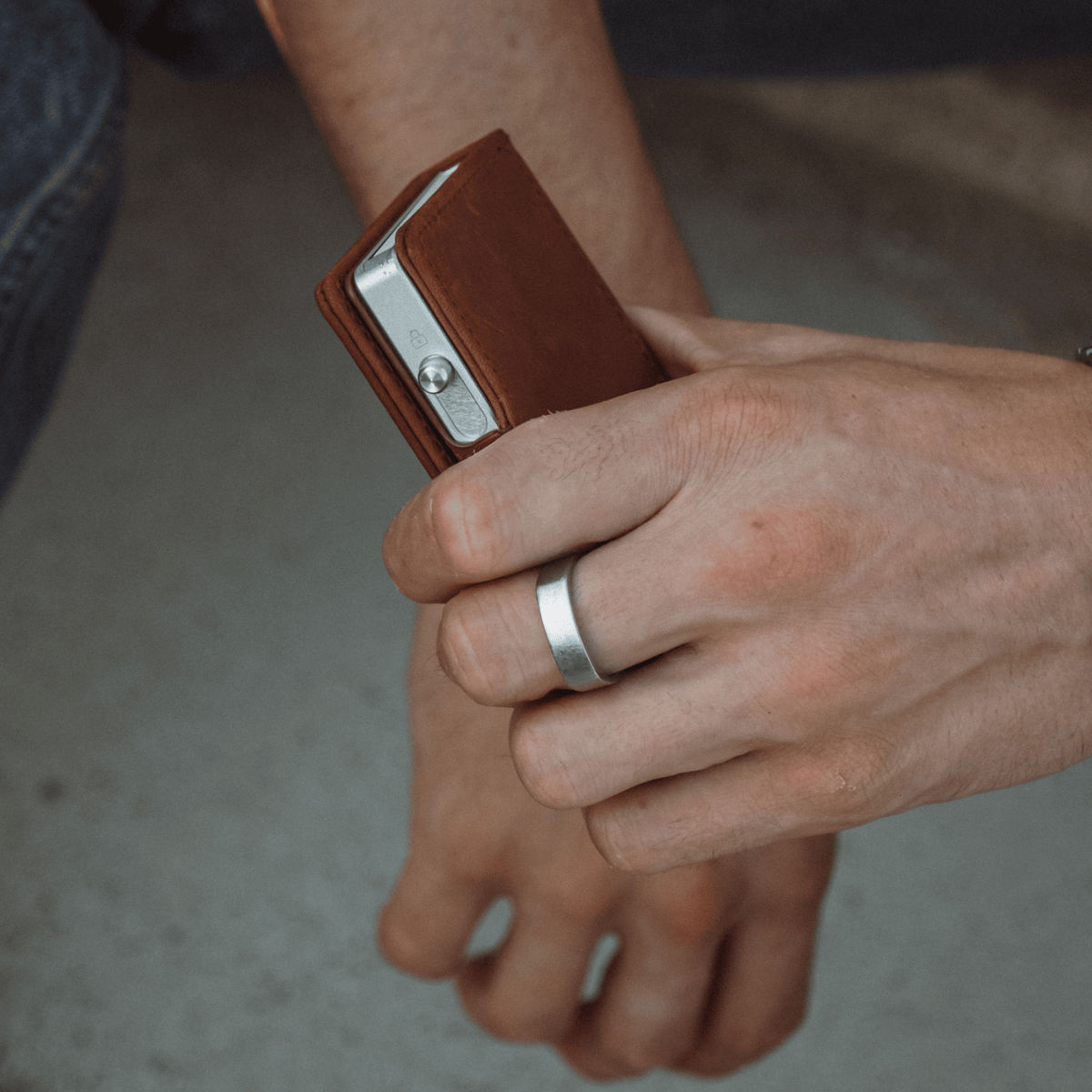 Double Oak Essentials Bifold Pop-Up Wallet