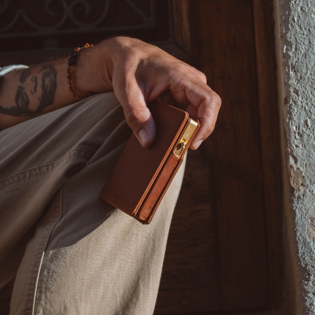 Double Oak Essentials Bifold Pop-Up Wallet