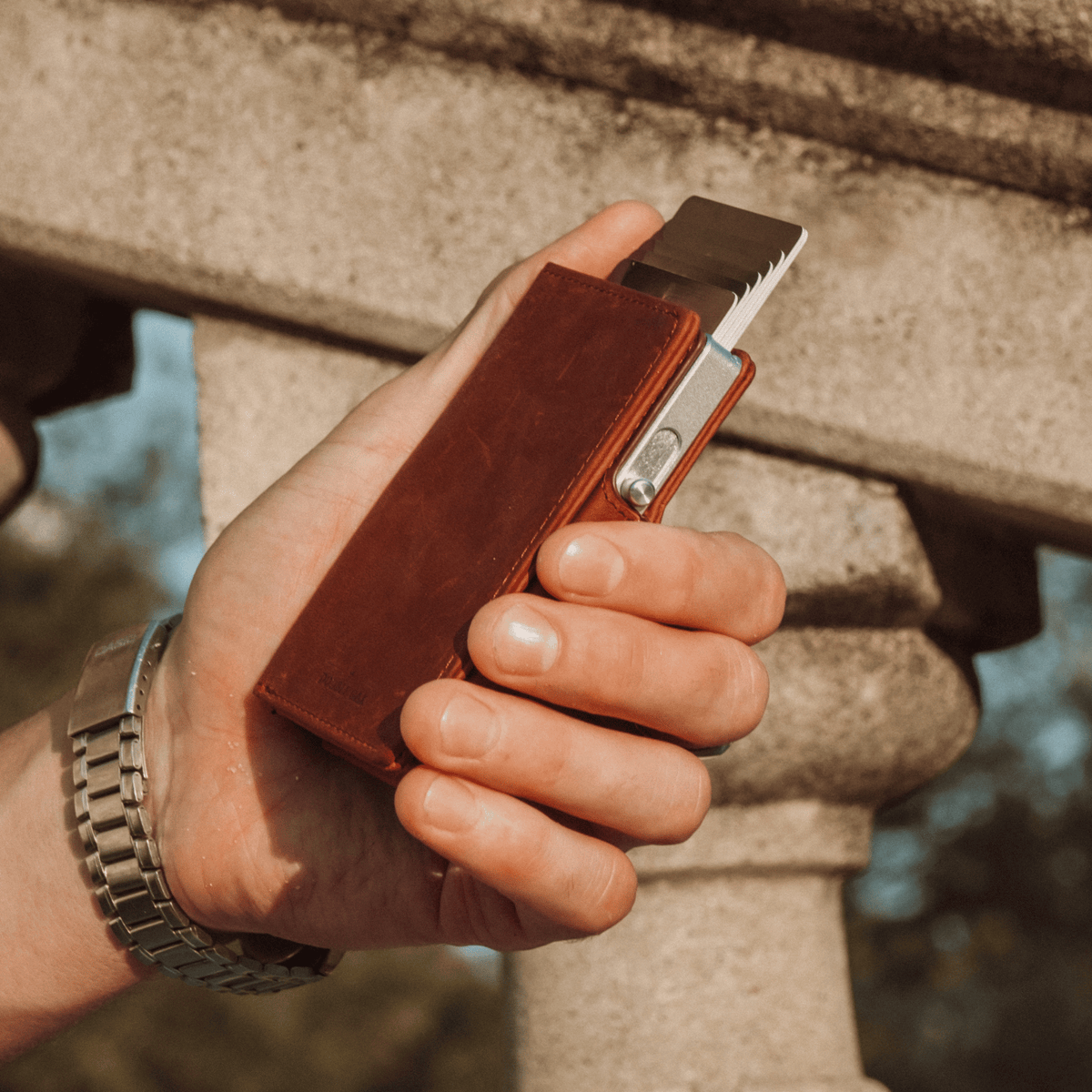 Double Oak Essentials Bifold Pop-Up Wallet