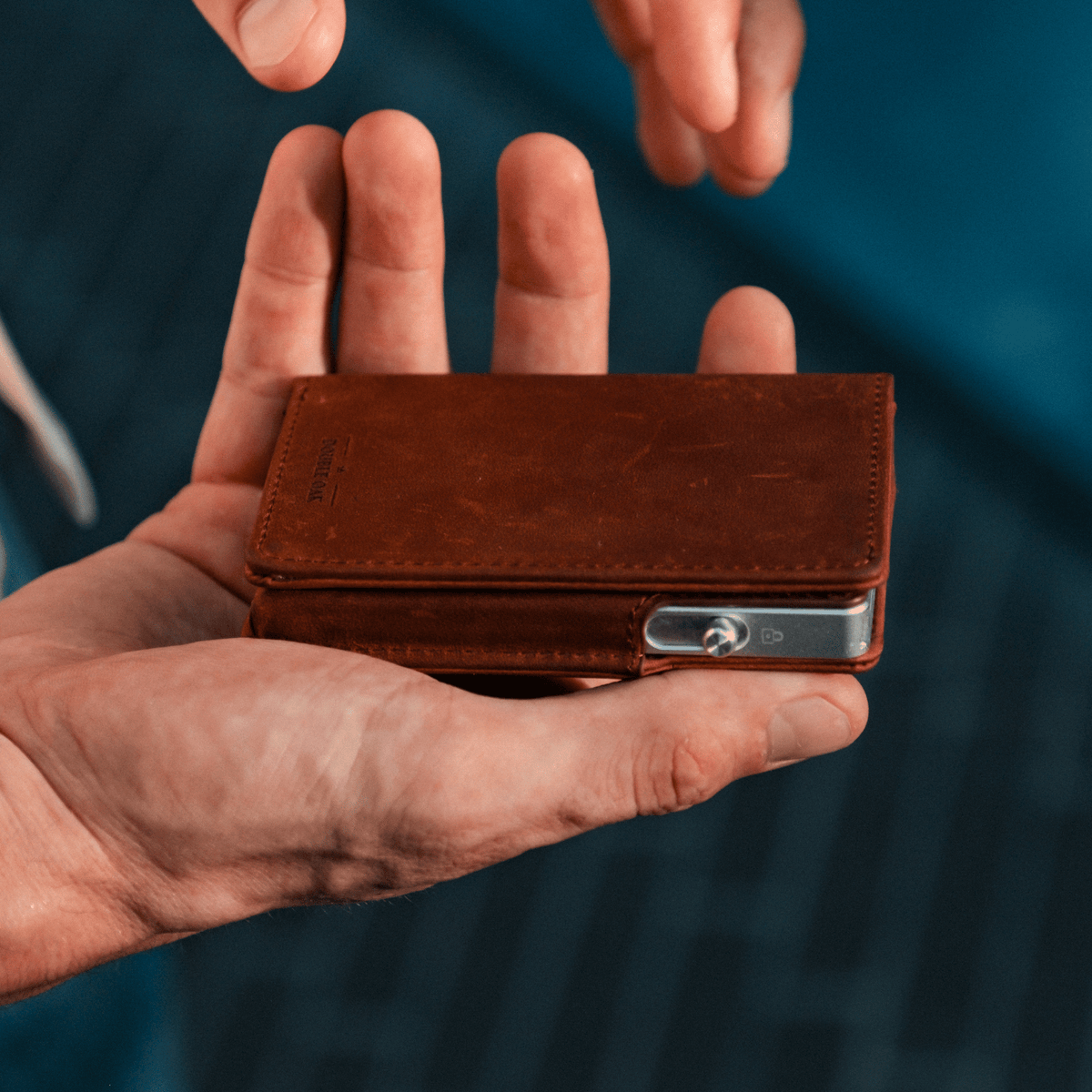Double Oak Essentials Bifold Pop-Up Wallet