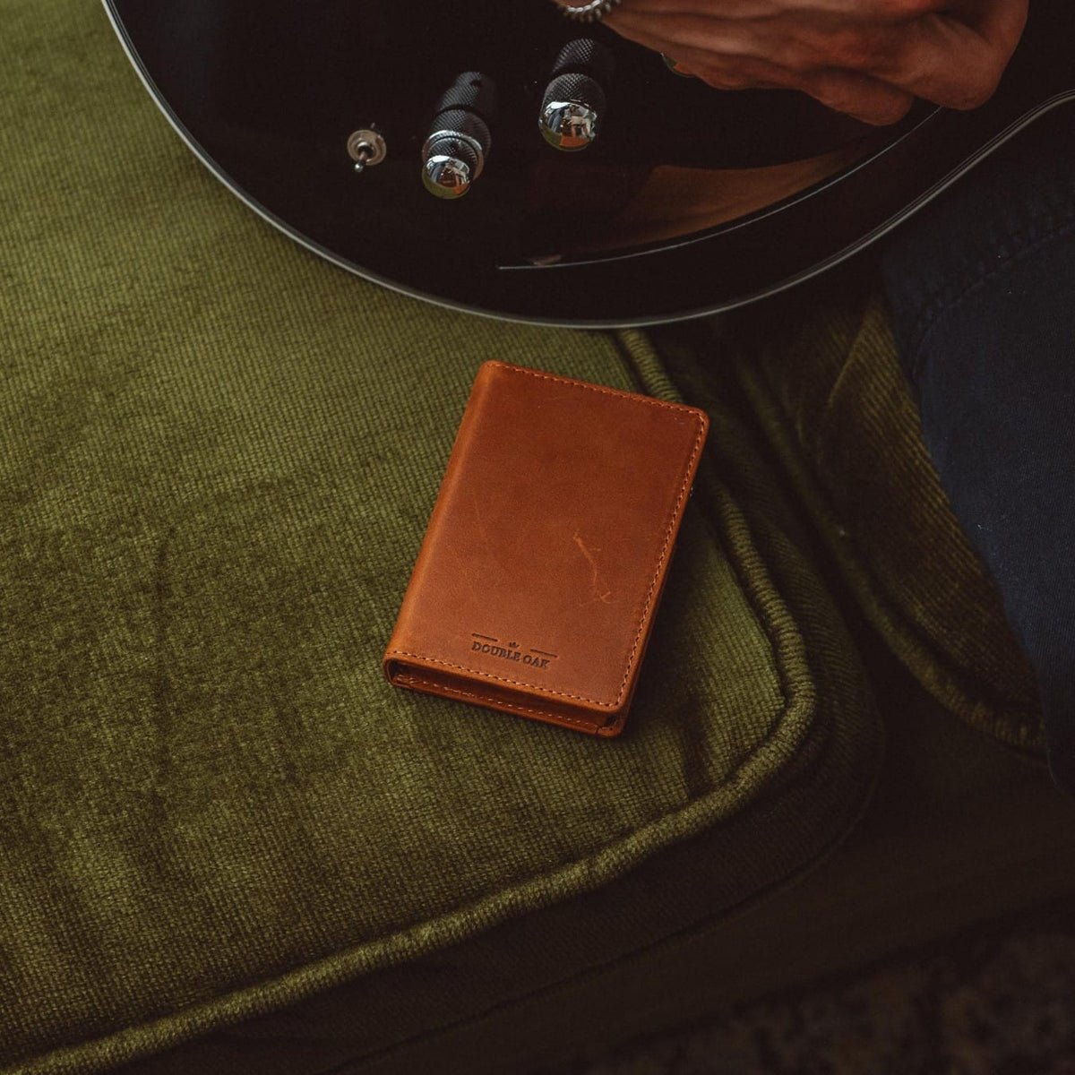Double Oak Essentials Bifold Pop-Up Wallet
