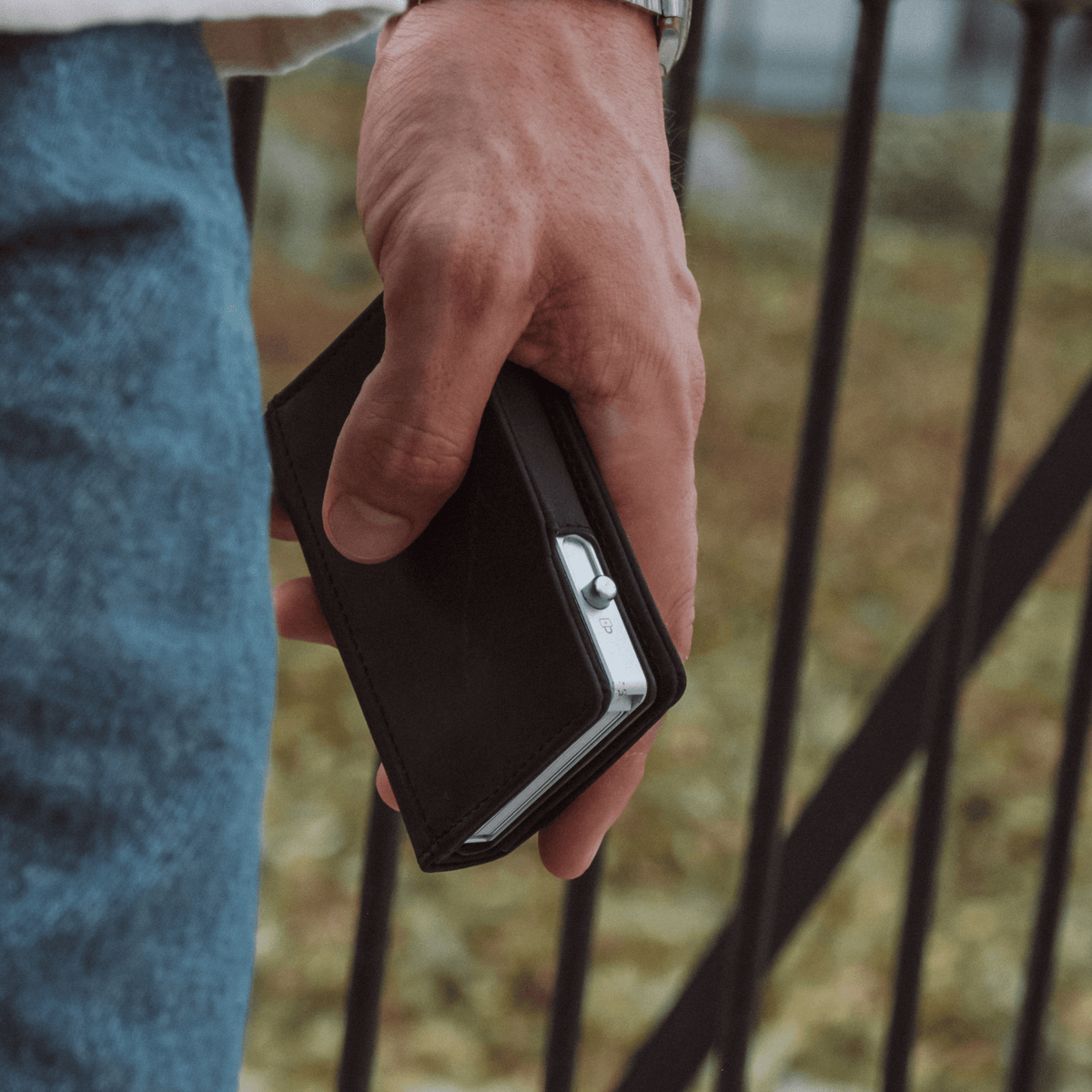 Double Oak Essentials Bifold Pop-Up Wallet