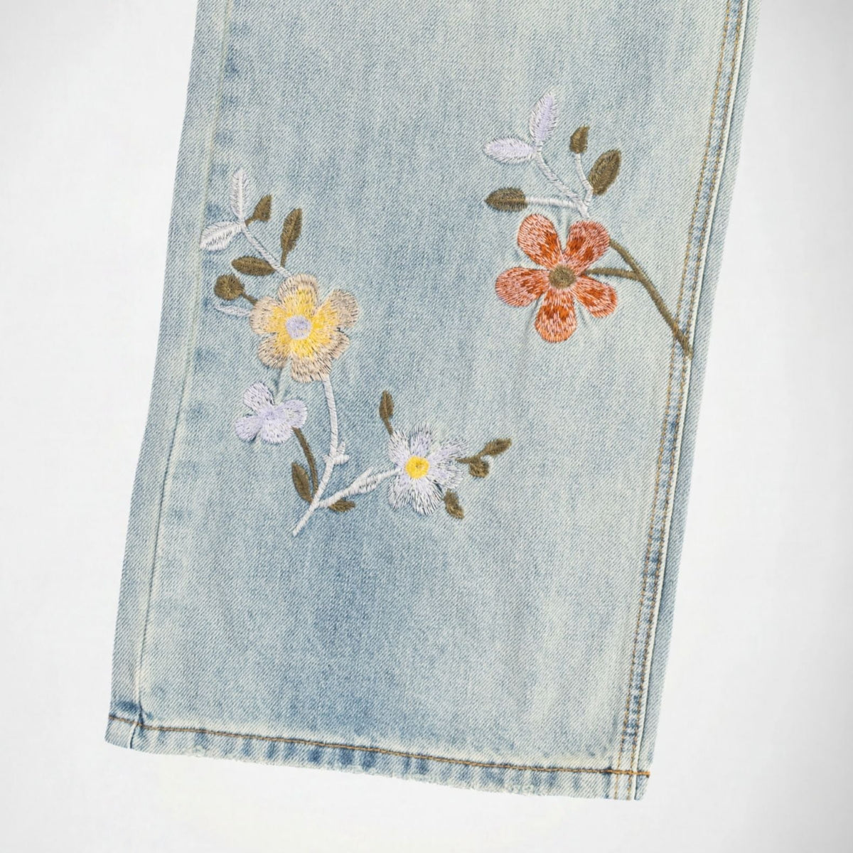 BUBBLEGUM USA Lisa Women's Floral Embroidered Baggy Wide-Leg Jeans